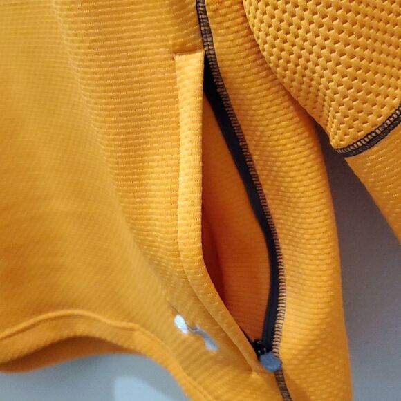 UNDER ARMOUR MAN'S 1/4 ZIP PULLOVER, Sz M, ORANGE, LOOSE FIT, POLYESTER - Picture 3 of 13